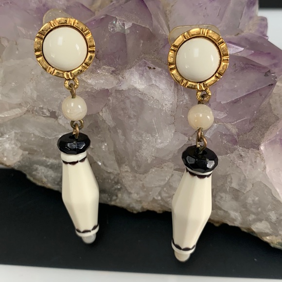 Vintage Earrings - Picture 1 of 3